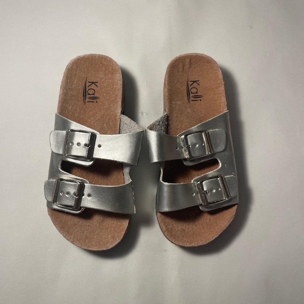 Kali Shoes | silver straps